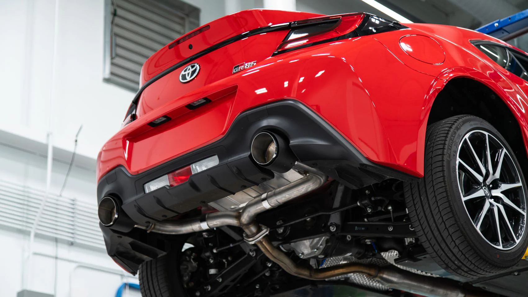 MBRP Axle Back Exhaust Dual Split w/ Carbon Tips - 2022-2024 Subaru BRZ / Toyota GR86 - Image 18