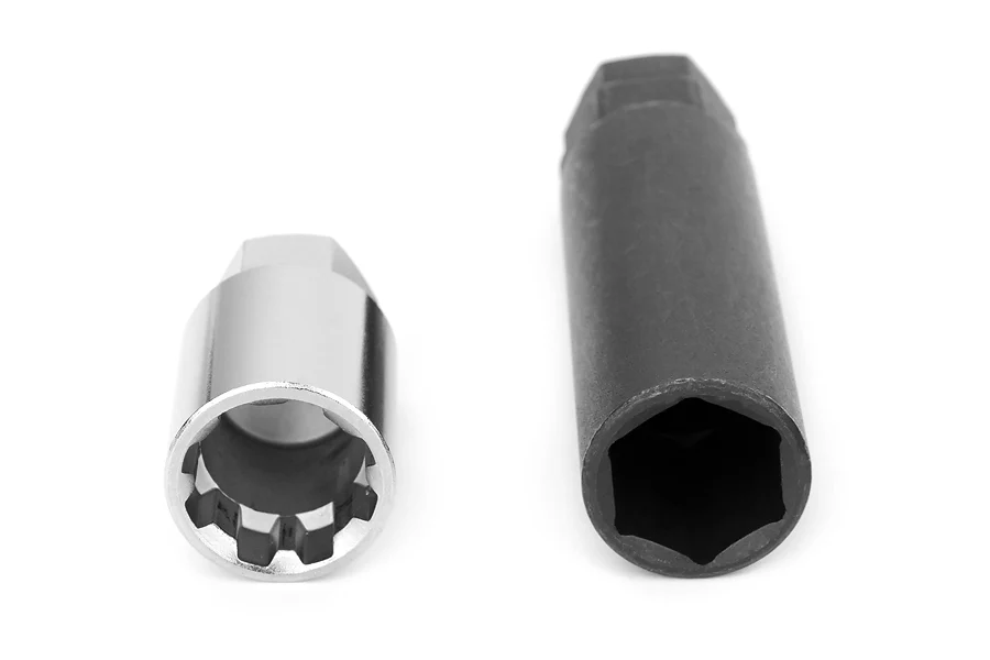 Rays Lug Nuts 17Hex Lock & Lug Nut-Black - M12x1.25 - Image 5